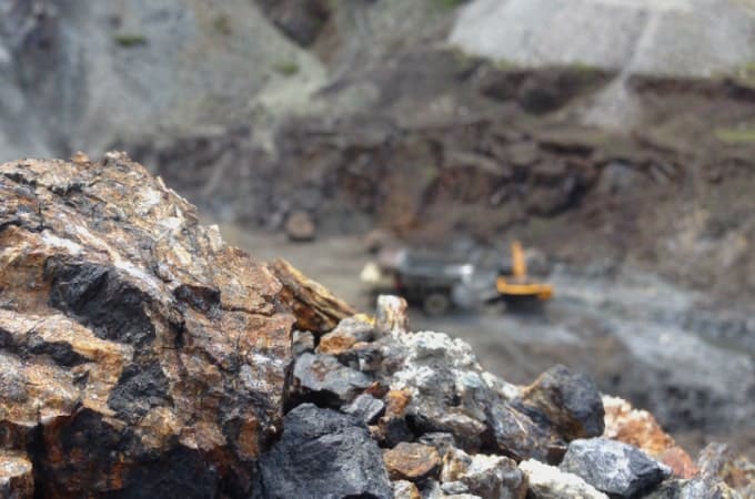 Manganese hydrometallurgy and metal recovery for alloys and battery applications